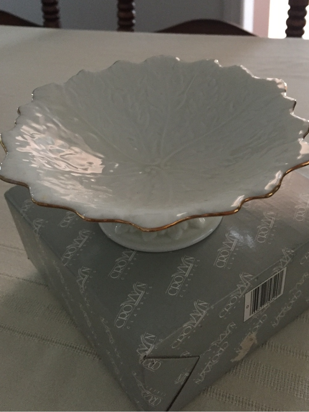 Crown Classics Whitehall Porcelain pedestal Compote Candy Dish 18k gold Japan 84